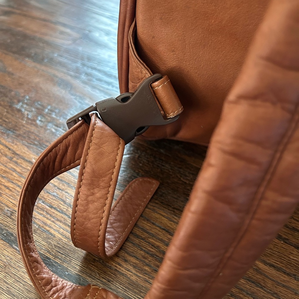 Piel Leander Leather Laptop Backpack - Picture 6 of 16